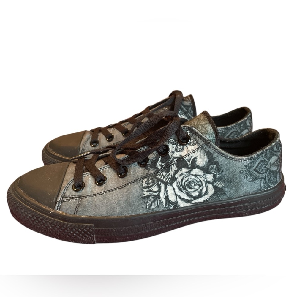 RAAD Shop Grey Skull Rose Low Top Sneakers, Unisex Mens 8, Womens 9.5, Grunge
